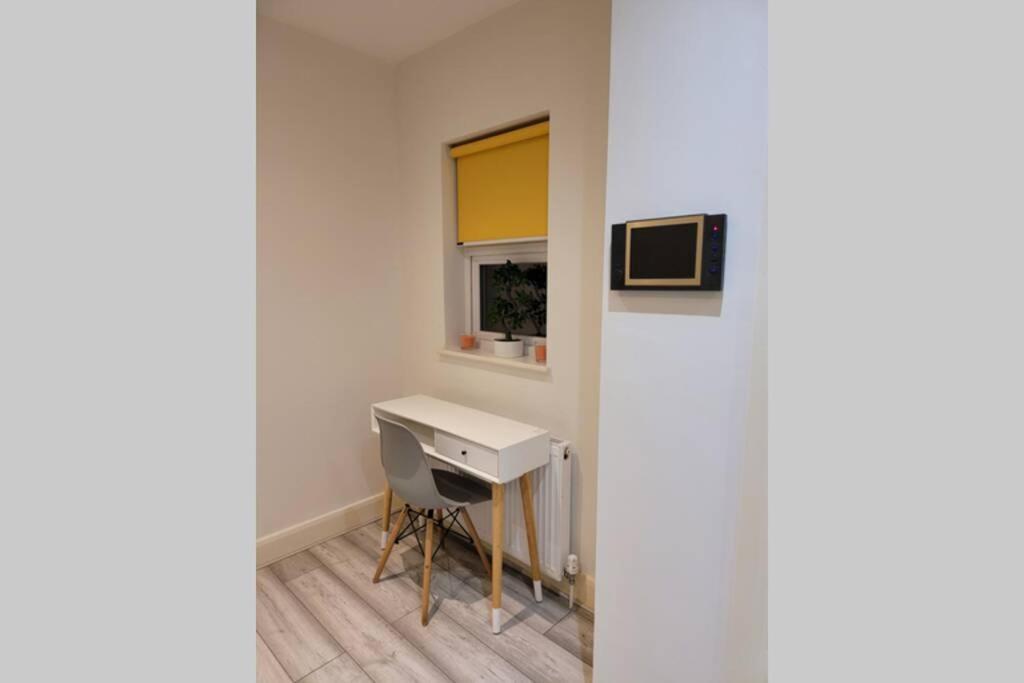 Contemporary 3 Bed Apartment In Hendon Central. Extérieur photo
