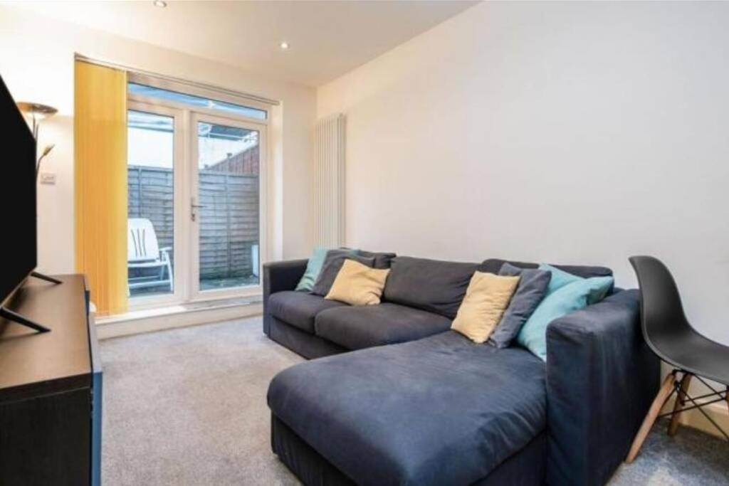Contemporary 3 Bed Apartment In Hendon Central. Extérieur photo